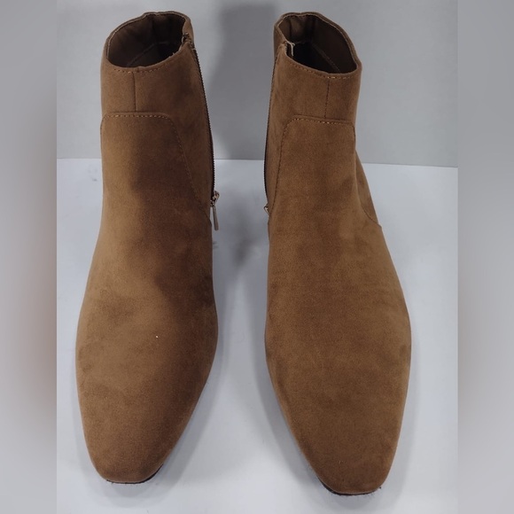 Women’s Tan Suede Boots size 10  brand new no tags main image 6